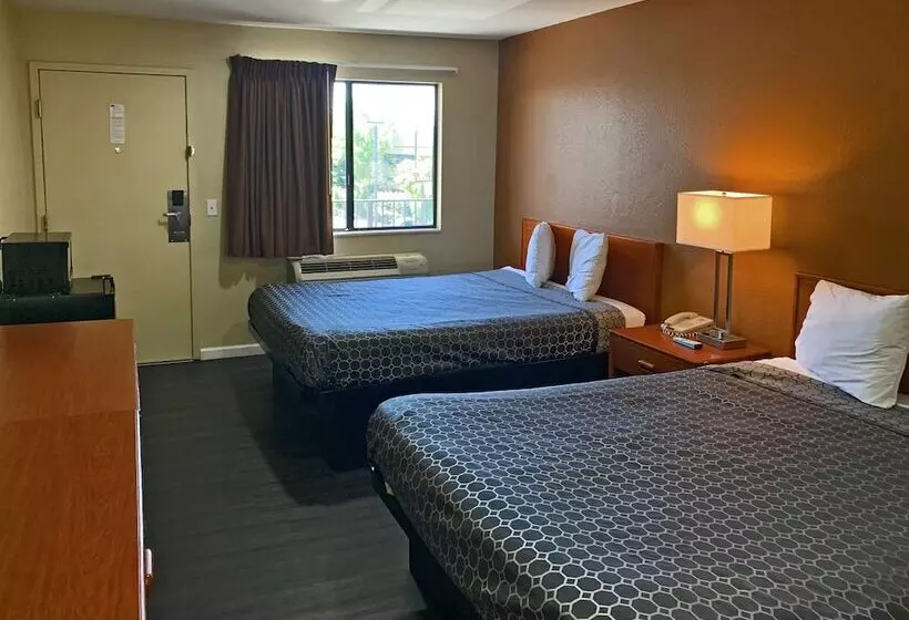 Отель Rodeway Inn Sacramentouniversity Area