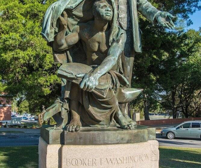 Kellogg Hotel & Conference Center