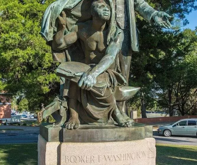 Kellogg Hotel & Conference Center