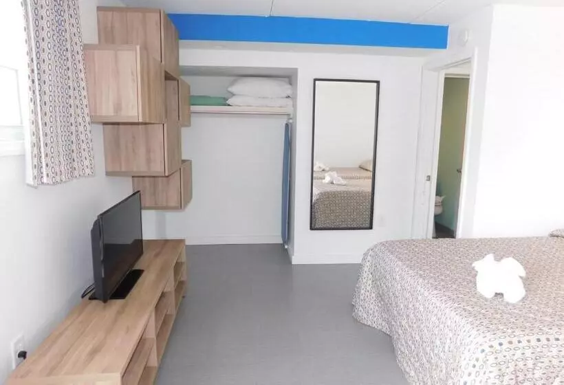 The Jolly Roger Motel