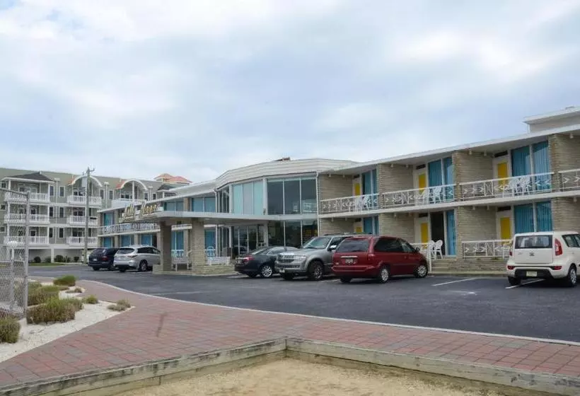 The Jolly Roger Motel