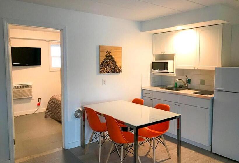 The Jolly Roger Motel