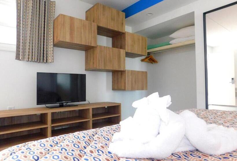 The Jolly Roger Motel