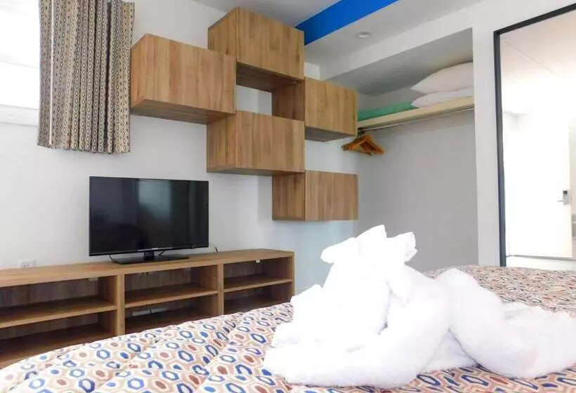 The Jolly Roger Motel