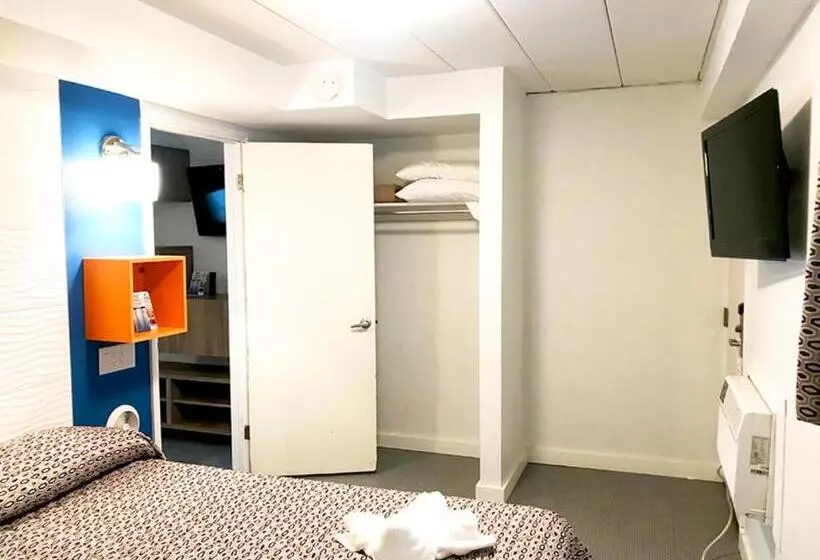 The Jolly Roger Motel