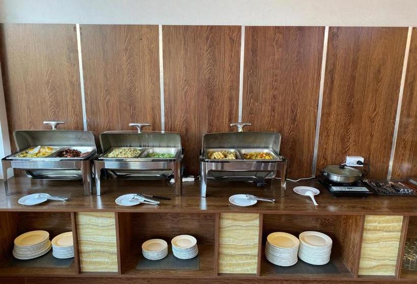 בית מלון כפרי Serene Premier Vangvieng