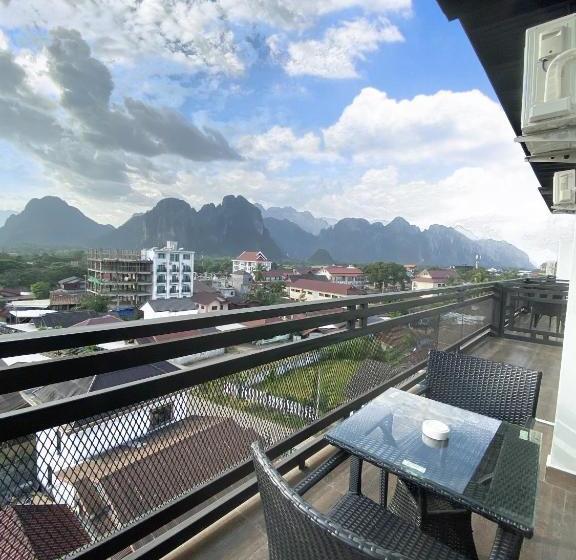 בית מלון כפרי Serene Premier Vangvieng