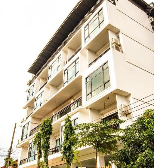 בית מלון כפרי Serene Premier Vangvieng