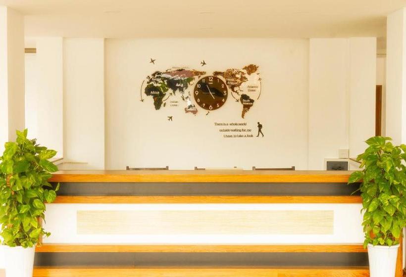 בית מלון כפרי Serene Premier Vangvieng