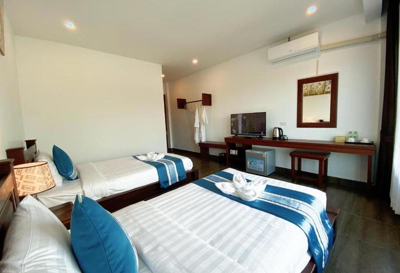 בית מלון כפרי Serene Premier Vangvieng