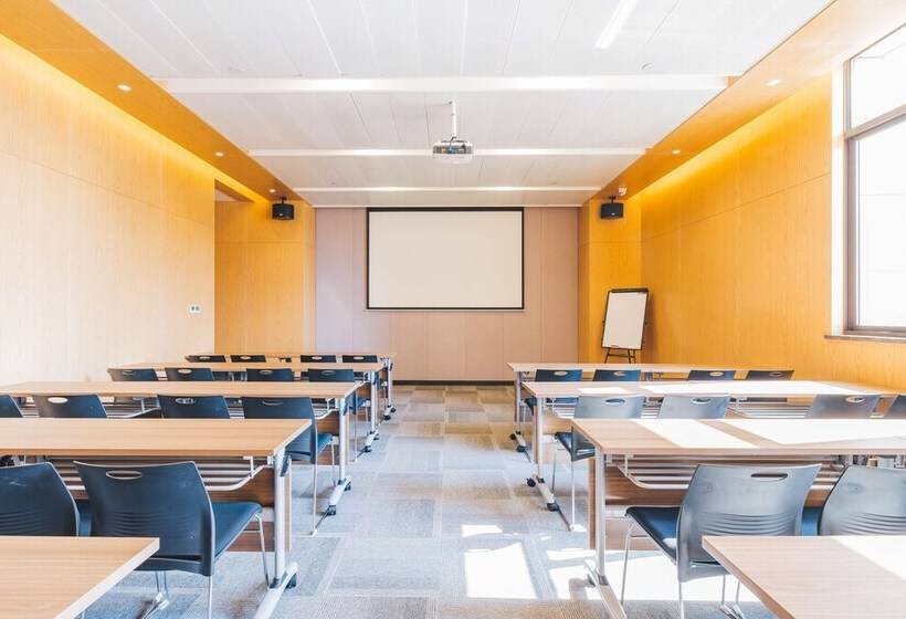 Atour Hotel Shenzhen Luohu Shuibei Ibc