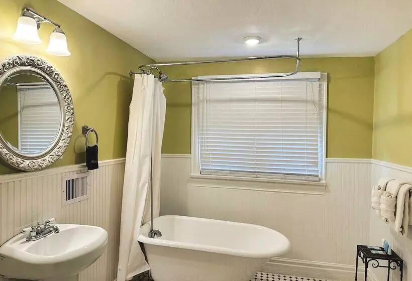 تختخواب و صبحانه The Mansion On 17th, Formerly Schaefer Haus