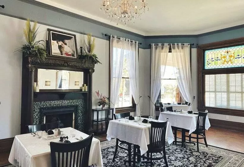 تختخواب و صبحانه The Mansion On 17th, Formerly Schaefer Haus