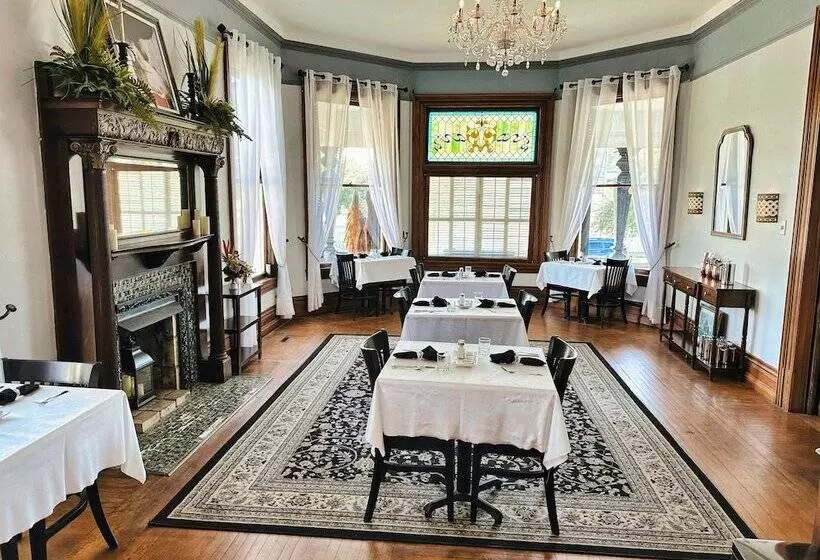 تختخواب و صبحانه The Mansion On 17th, Formerly Schaefer Haus