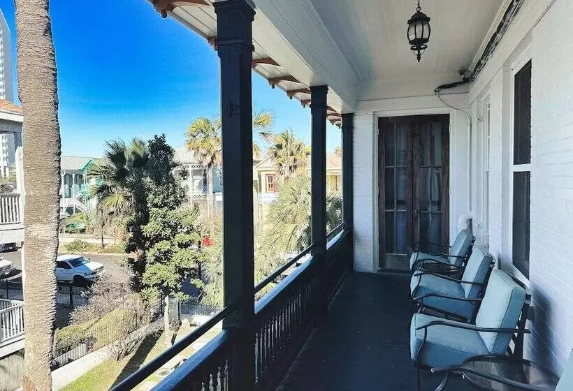 تختخواب و صبحانه The Mansion On 17th, Formerly Schaefer Haus