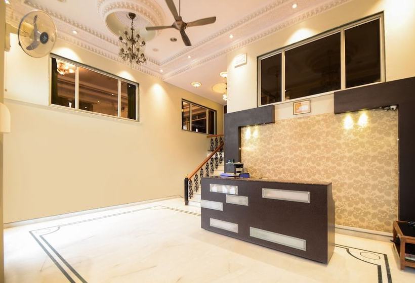 Hotel Capital O 7200 Yks