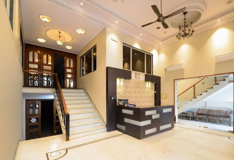 Hotel Capital O 7200 Yks