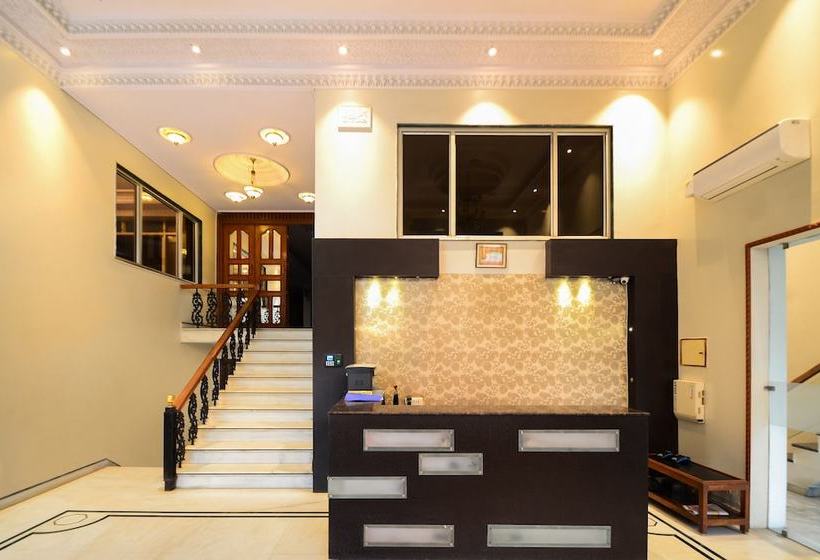 Hotel Capital O 7200 Yks