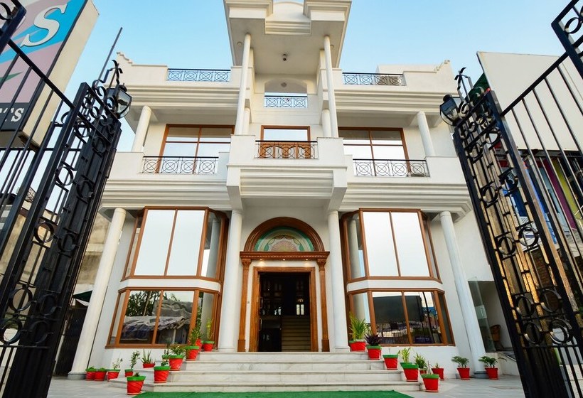 Hotel Capital O 7200 Yks