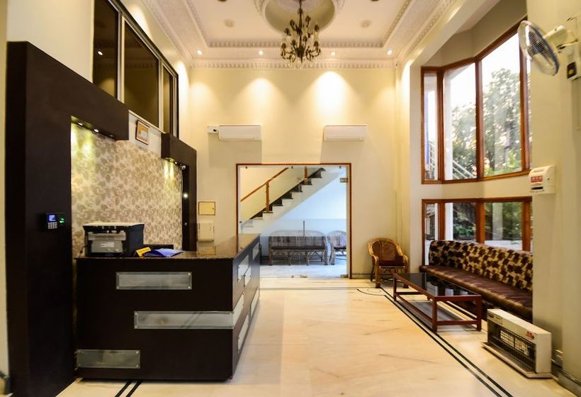 Hotel Capital O 7200 Yks