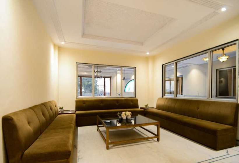 Hotel Capital O 7200 Yks