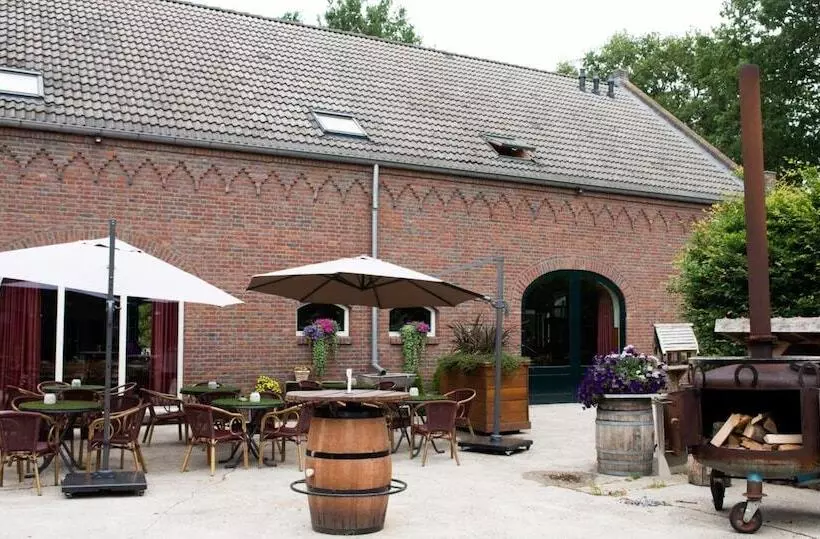 Hotelli Herberg De Lindehoeve