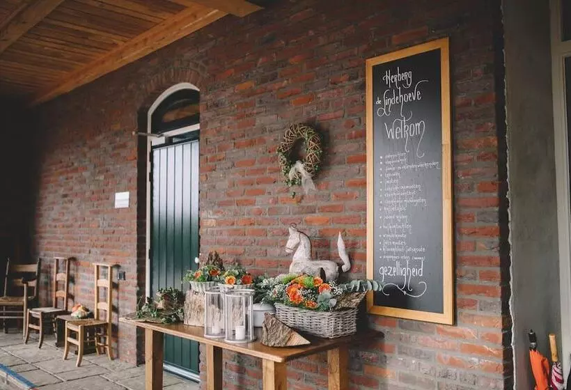 Hotelli Herberg De Lindehoeve