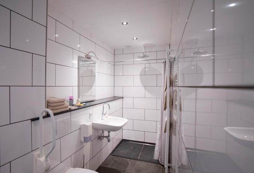 Отель Herberg De Lindehoeve