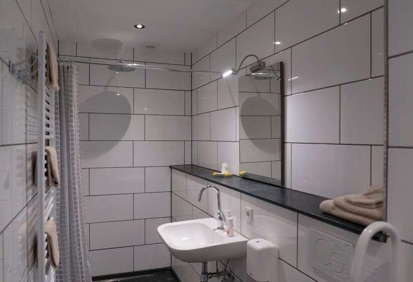 Отель Herberg De Lindehoeve