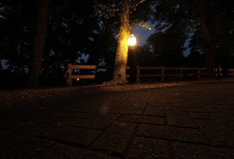 בית מלון כפרי Human & Horse