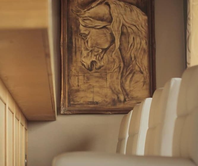 בית מלון כפרי Human & Horse