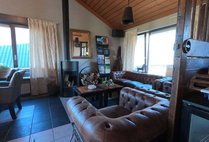 בית מלון כפרי Human & Horse