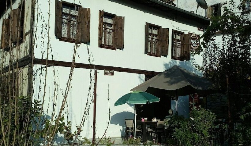 בית מלון כפרי Payidar Konak Ve Cafe