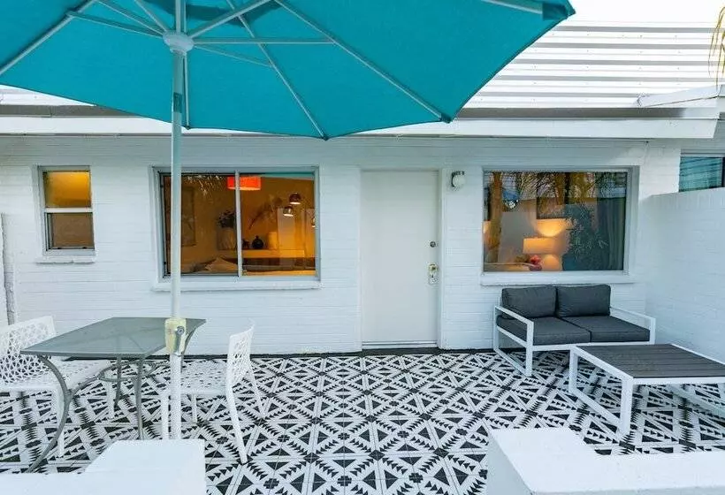 Motelli Bellevue Oasis  Adults Only