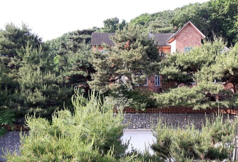 פנסיון The Hue Largo Bundang