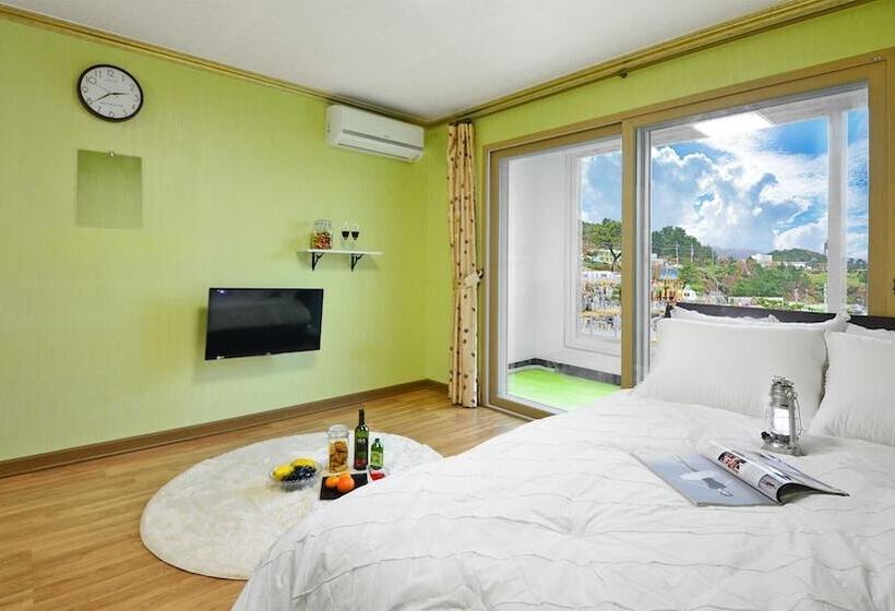 Samcheok Jangho Sanho Pension