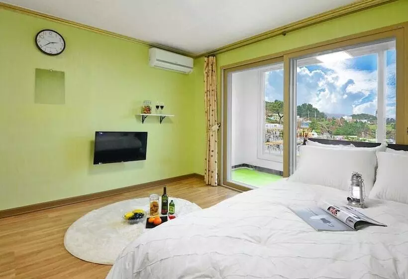 Samcheok Jangho Sanho Pension