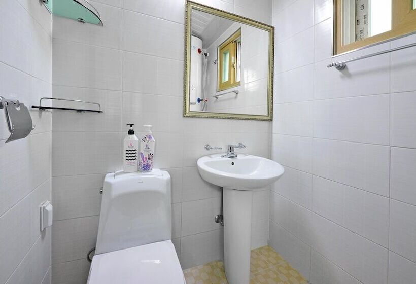 Samcheok Jangho Sanho Pension