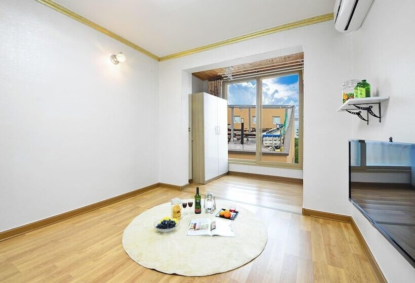 Samcheok Jangho Sanho Pension