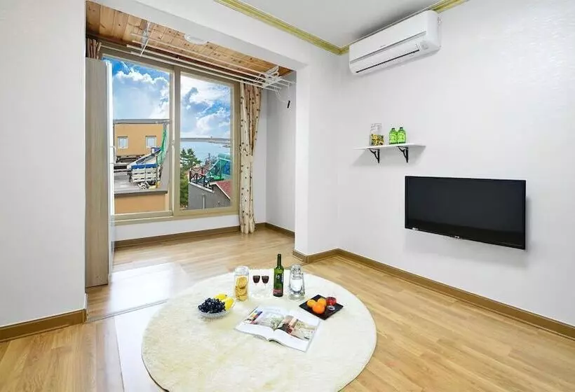 Samcheok Jangho Sanho Pension