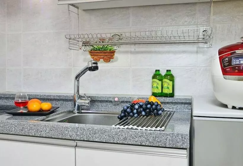 Samcheok Jangho Sanho Pension