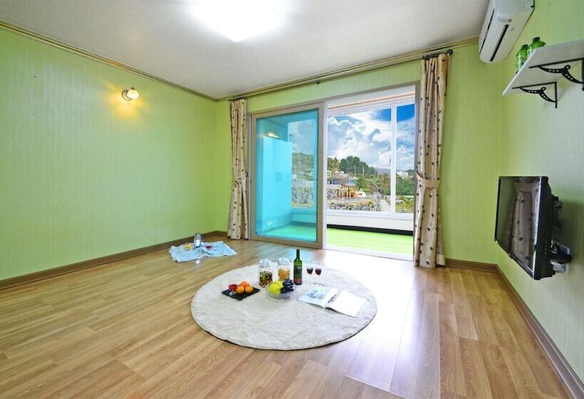 Samcheok Jangho Sanho Pension