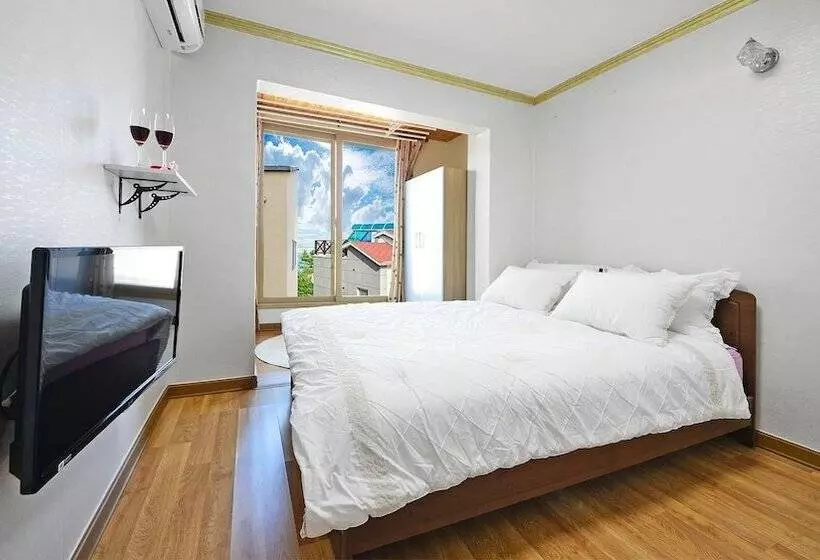 Samcheok Jangho Sanho Pension