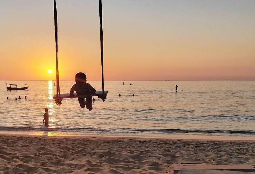 Vida Loca Sunset Beach Resort