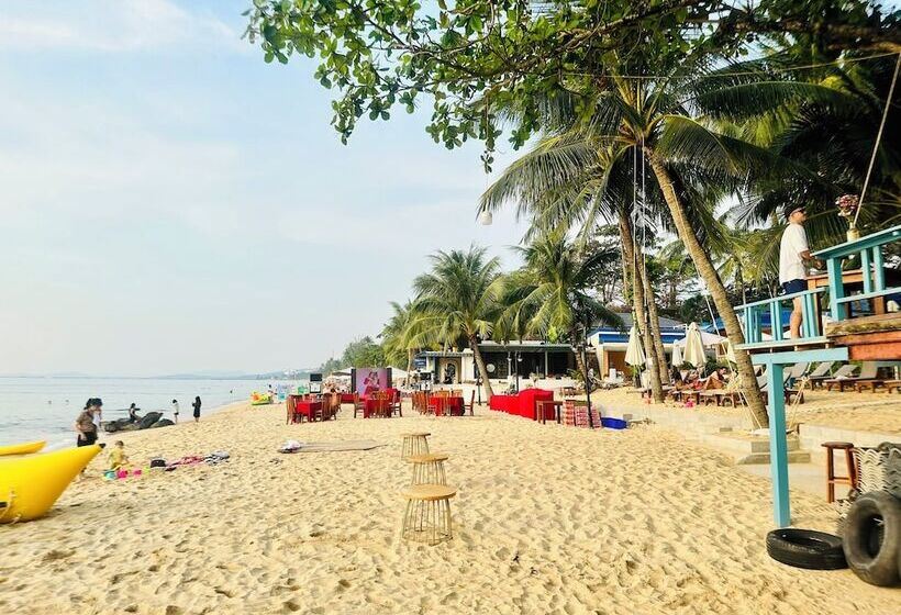 Vida Loca Sunset Beach Resort