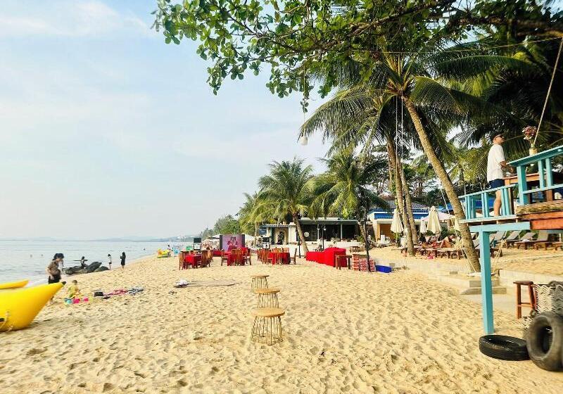 Vida Loca Sunset Beach Resort