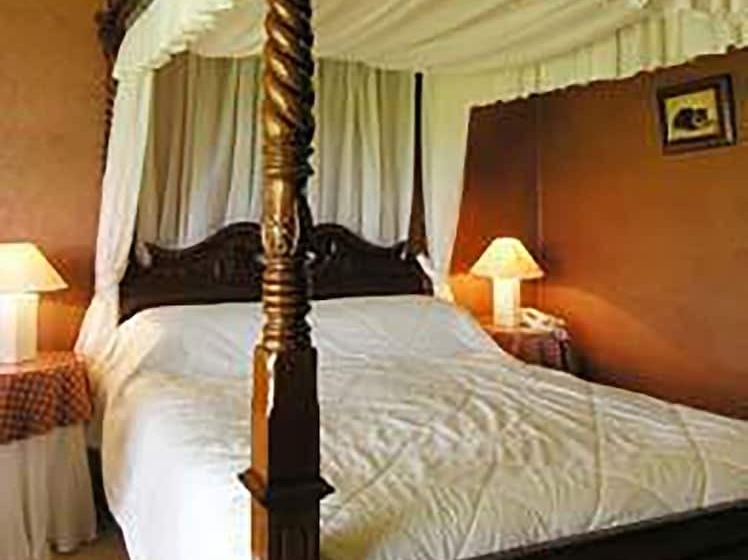 בית מלון כפרי Ballinalacken Castle Country House