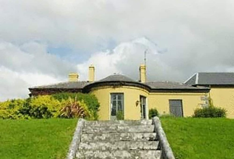 בית מלון כפרי Ballinalacken Castle Country House