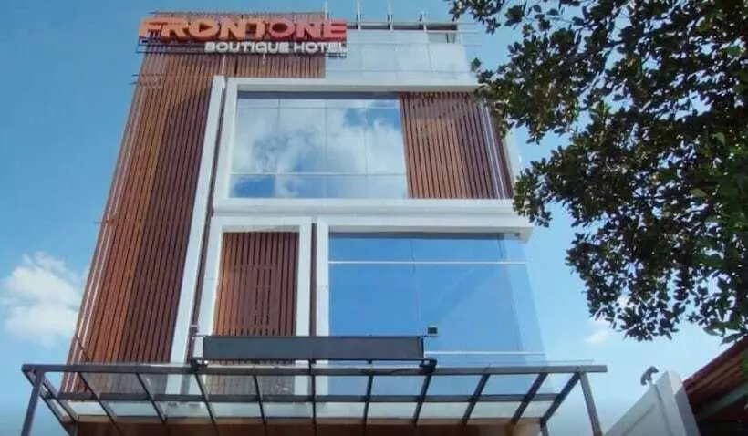 Hotel Front One Boutique Tugu Muda Semarang