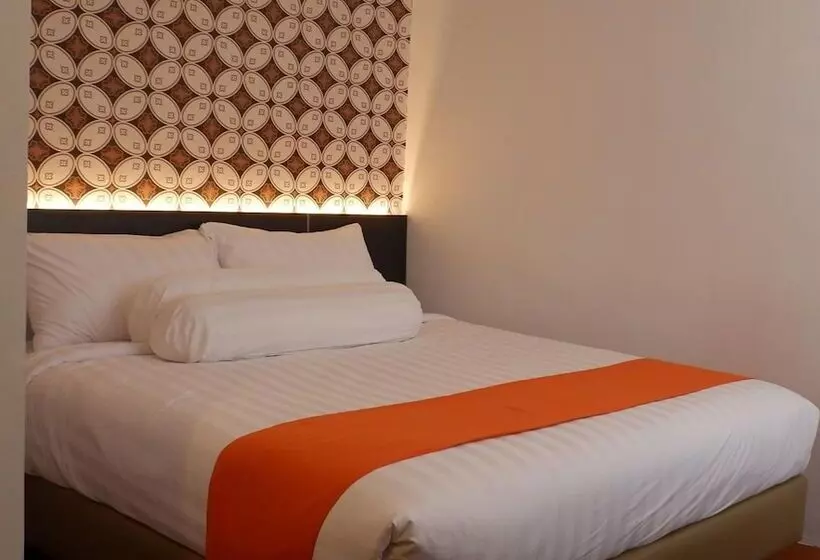 Hotel Front One Boutique Tugu Muda Semarang